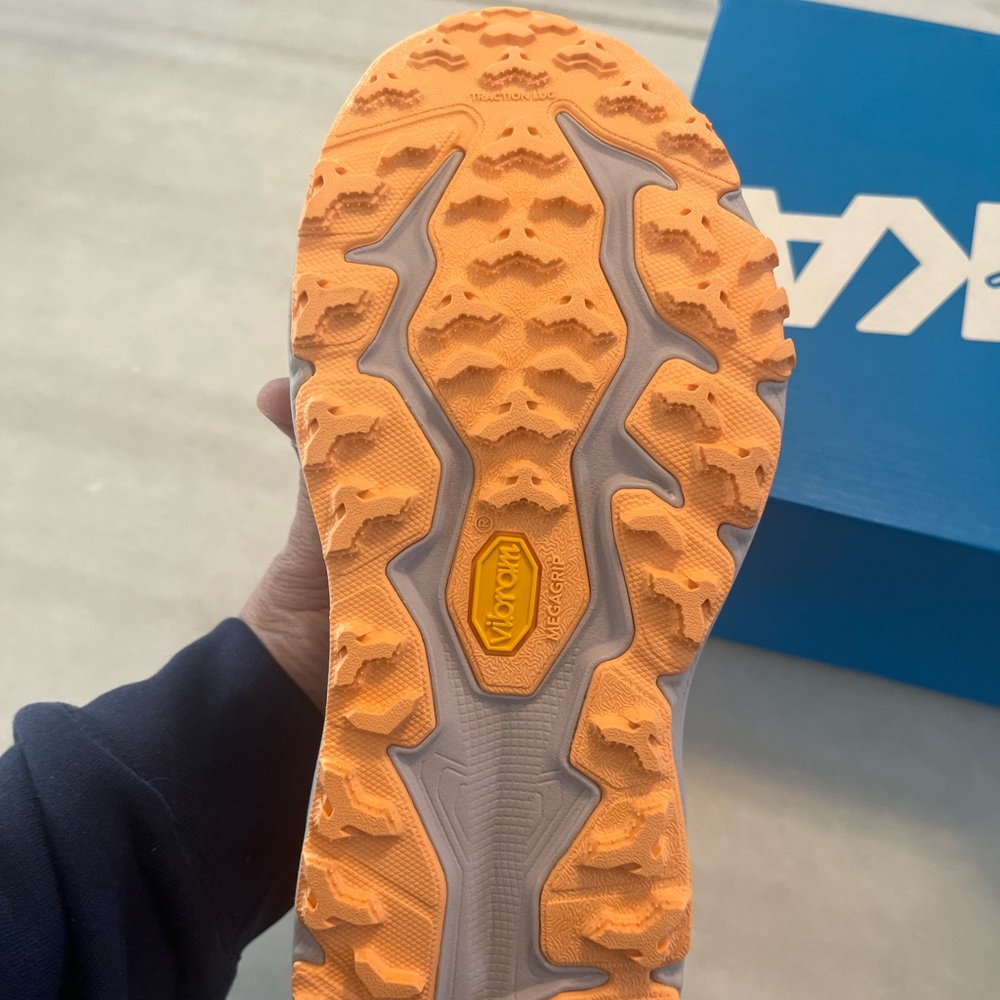 Hoka Speedgoat 6 GTX Sneakers in Black, Green & Yellow - Picture 6 of 10